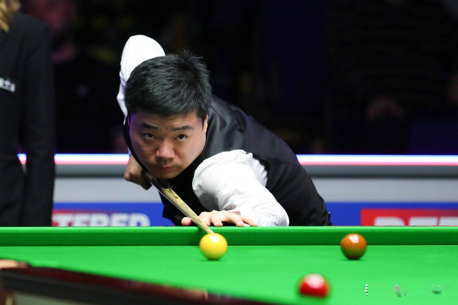 这使她对跳 这使她对跳