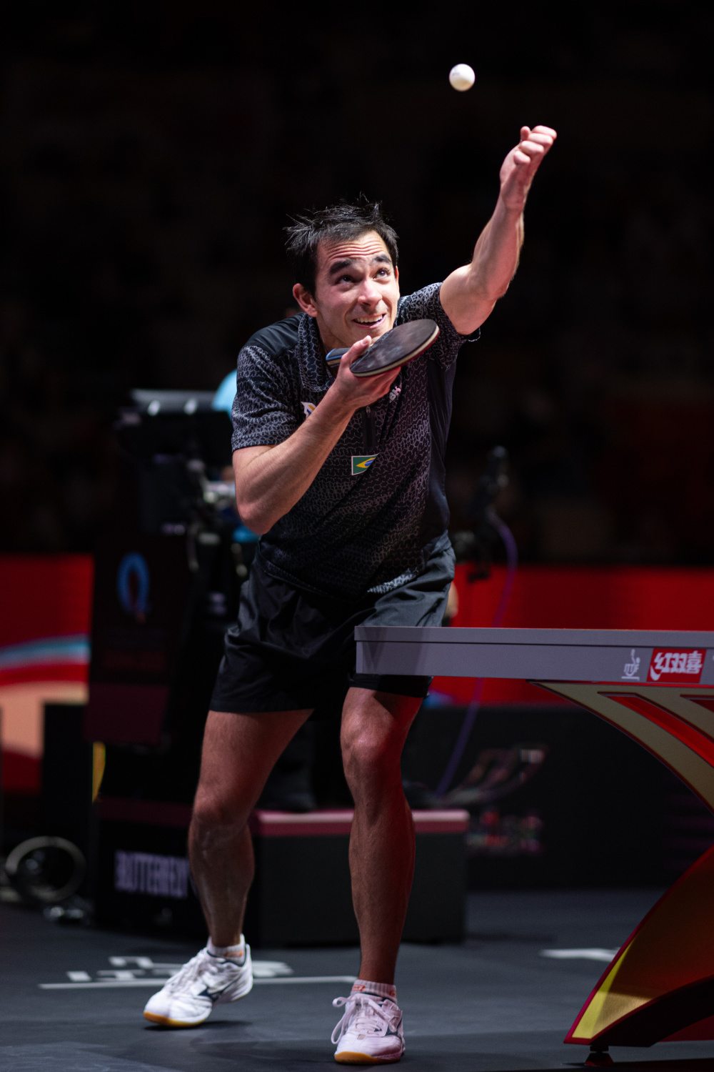 37岁巨星靠边站？专家分析火箭队续约计划：先留住新人，再谈老将