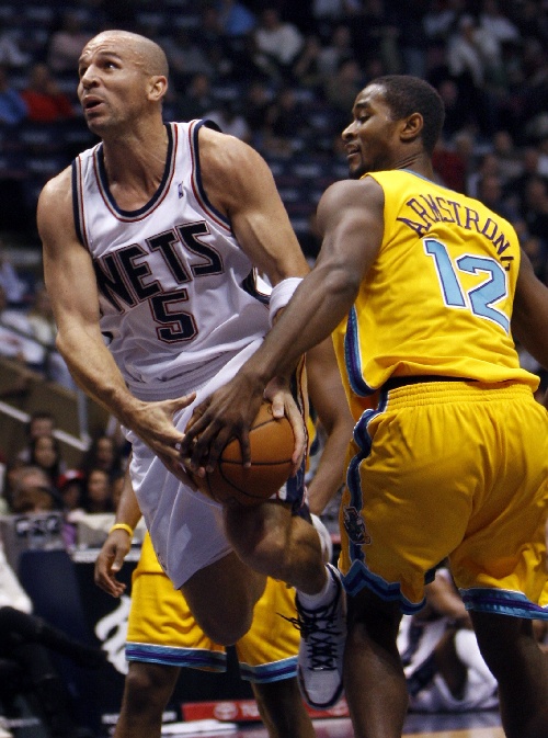 轰39+7引10胜1负定律：掘金晒穆雷嚣张表情点赞 单节17分扭转战局.