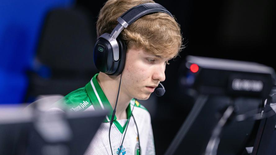 轰39+7引10胜1负定律：掘金晒穆雷嚣张表情点赞 单节17分扭转战局.