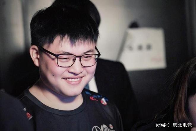 前妻时隔两月发声：刘维伟出轨离开后更幸福 曾以为家一定要有爸爸